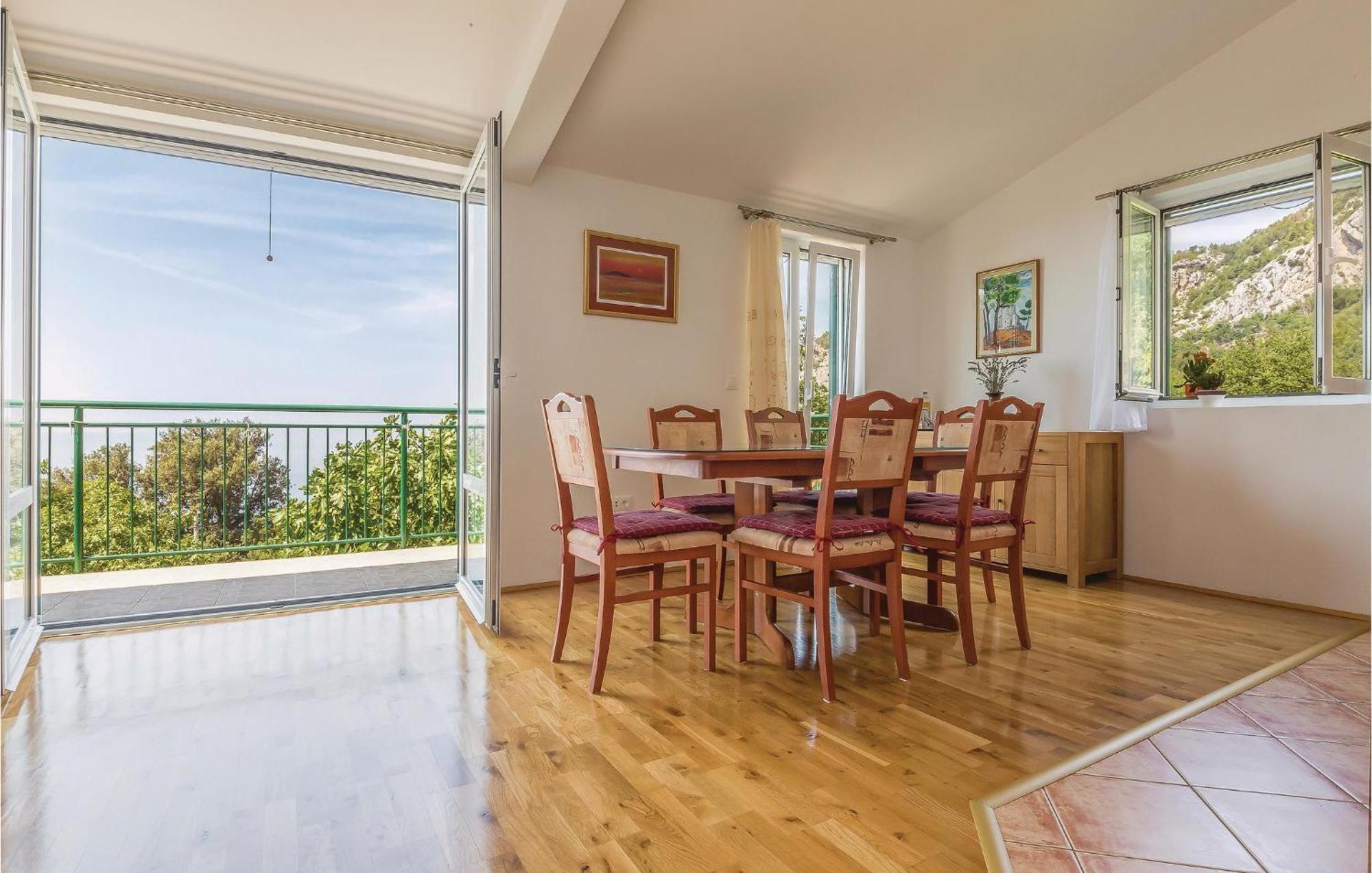 2 Bedroom Awesome Home In Gornje Tucepi Exterior photo